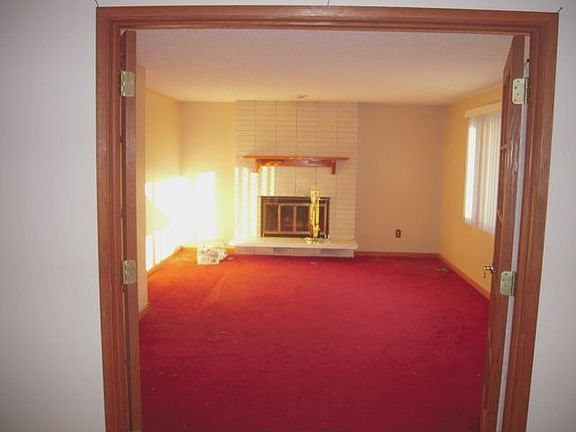3rd image of 6521 N Greenwood Blvd