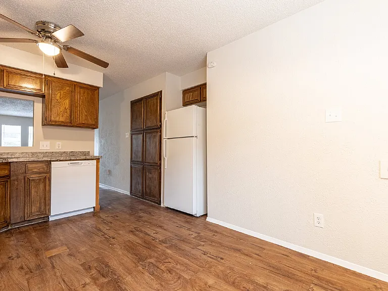 323 W William Cannon Dr #A — Photo 13