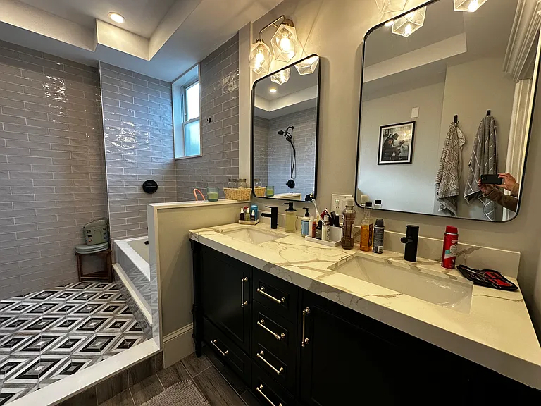 682 E 8th St #1 — Photo 9