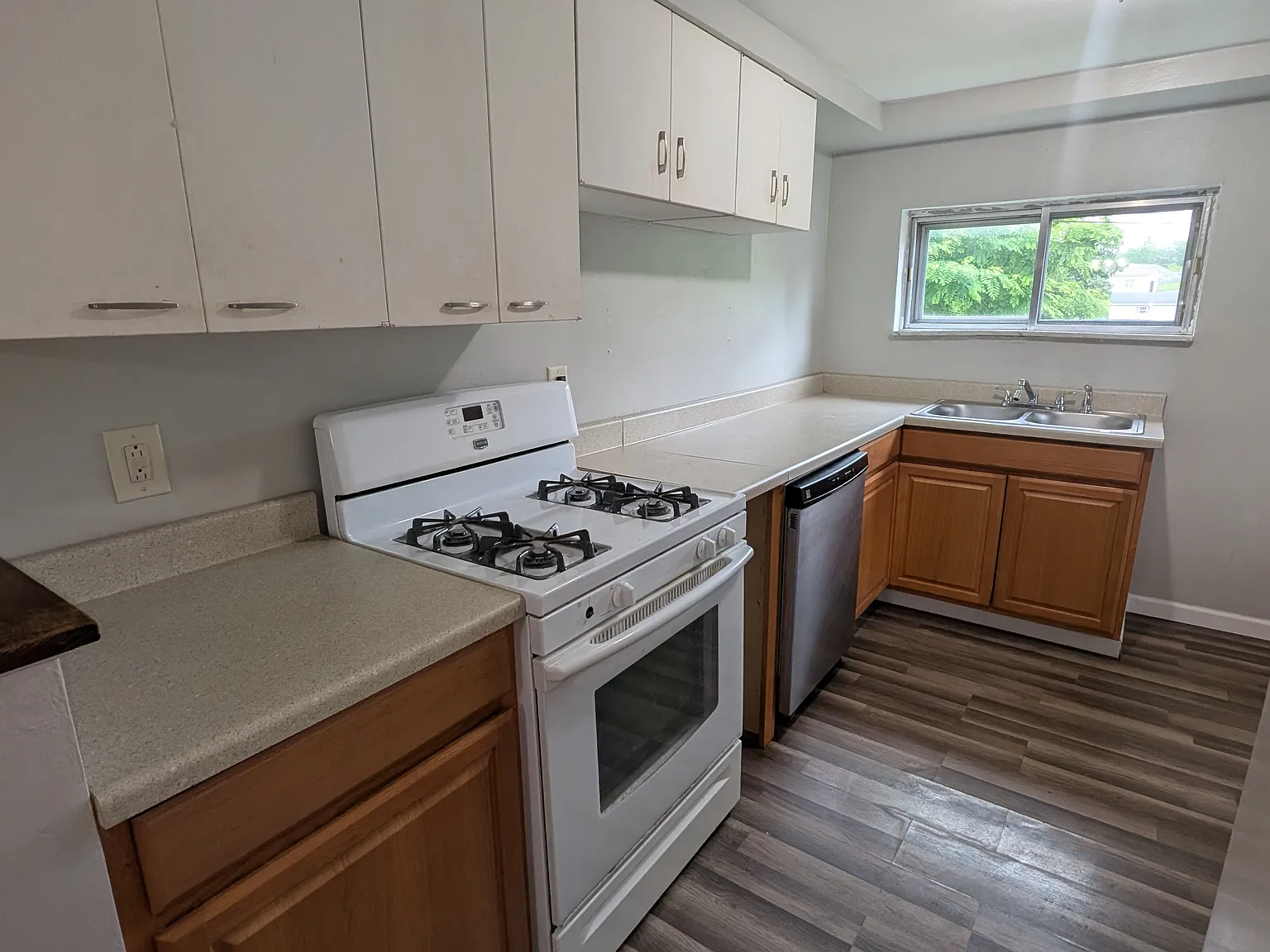3 bed, $750 — Photo 2