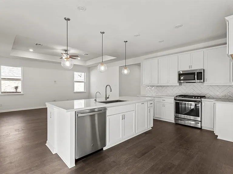 133 Green Knoll Ln — Photo 9