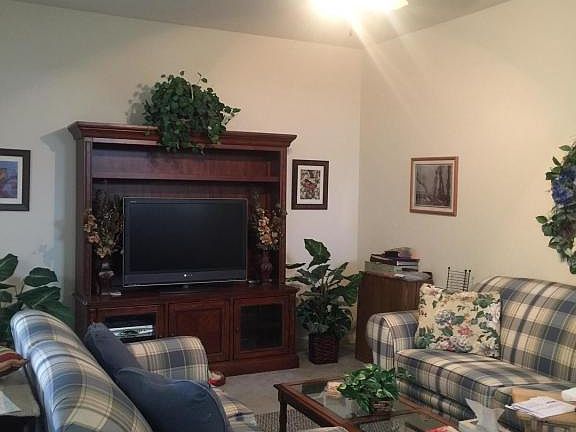 4th image of 10470 W Potter Dr