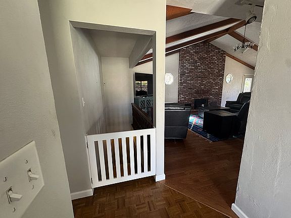 Stairs w built in gate