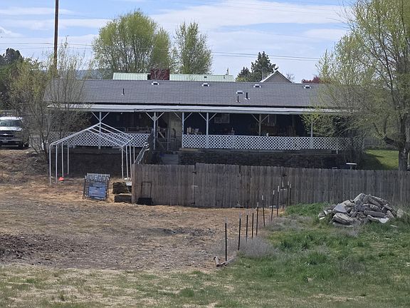5th image of 373 NW McDonald Rd