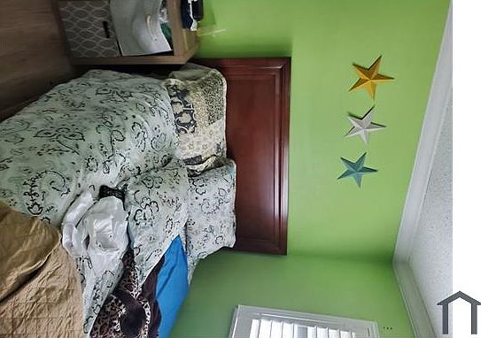 2nd image of 18 Meacham Ln Floor 18