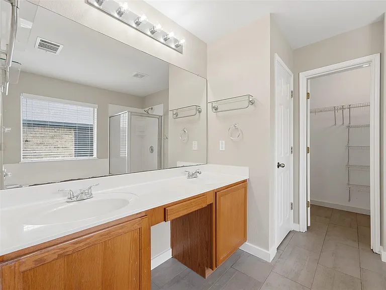 1004 Downridge Dr — Photo 27