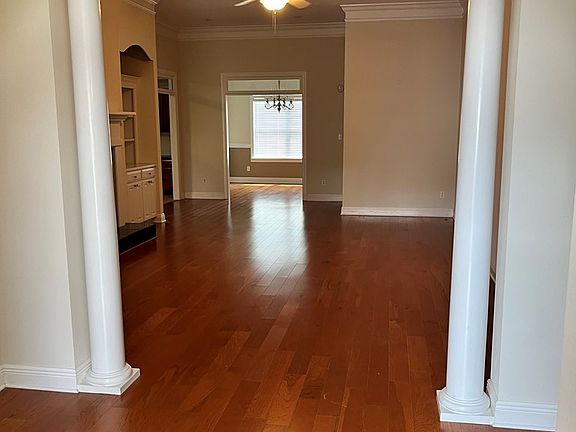 2nd image of 3261 Jordan Way
