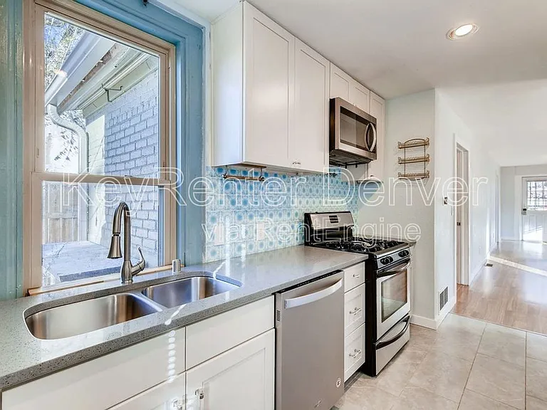 3341 Lawrence St — Photo 12
