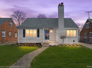 2205 Pembroke Rd, Birmingham, MI 48009