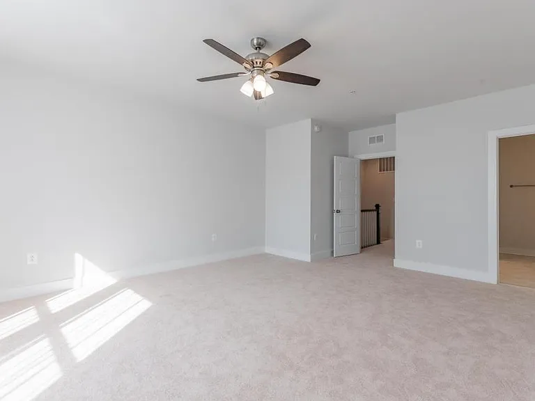 2618 Lassen Walk #A — Photo 39