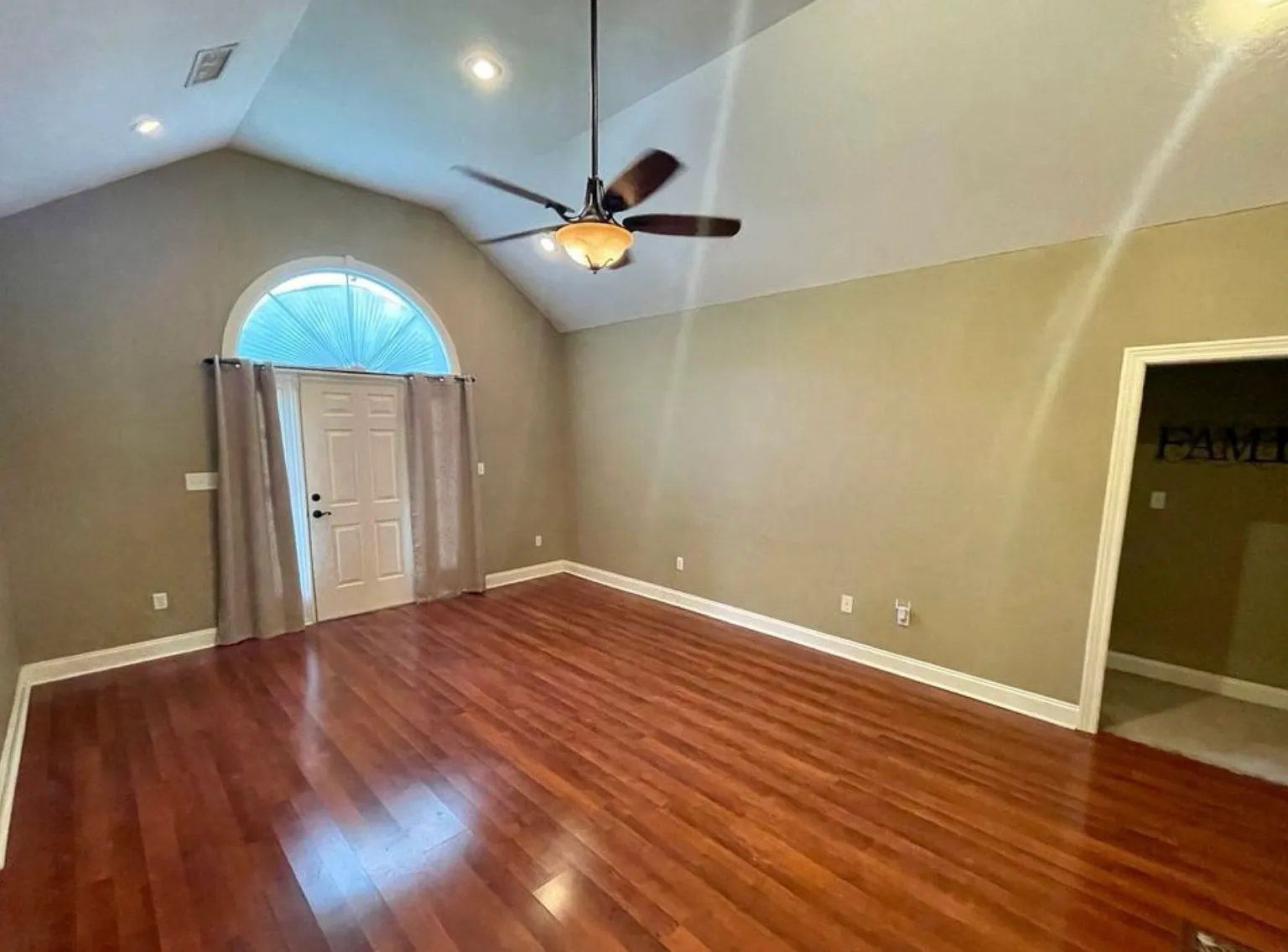 3045 Windwood Cir — Photo 3