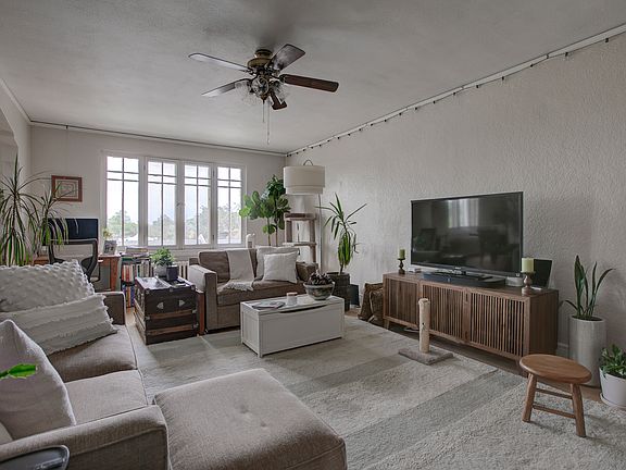 5th image of 1165 Columbine St APT 8