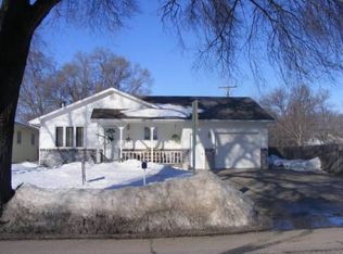 960 E 19th St, Fremont, NE 68025