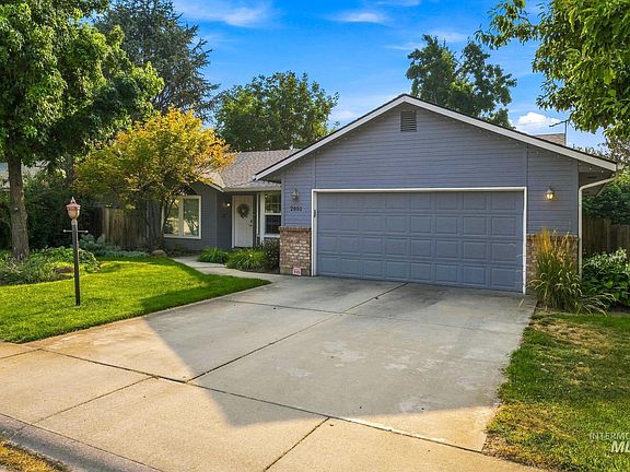 3rd image of 2851 N Camden Pl