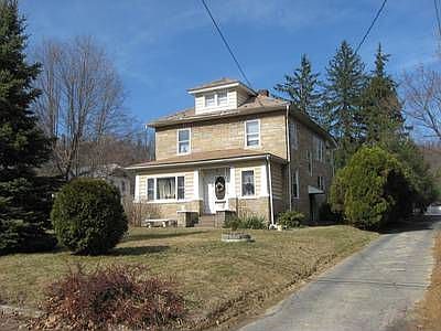 2nd image of 253 Tulip Rd