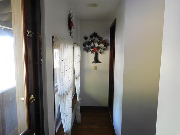 hallway to first floor bedroom