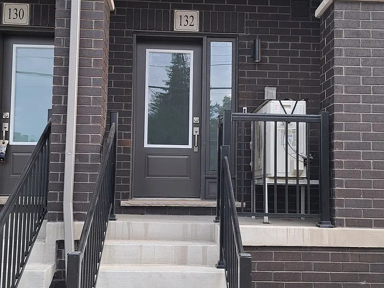 132 Matawin Ln S — Photo 2