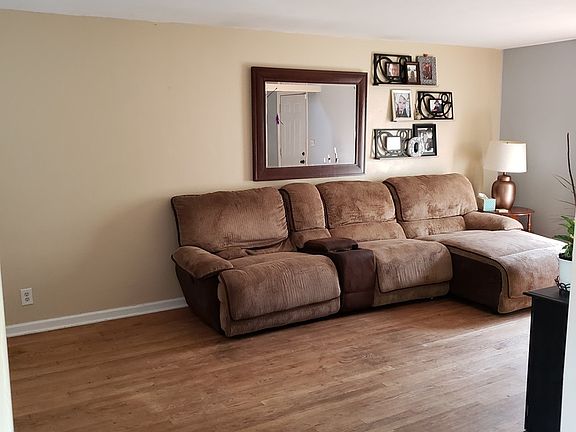 5th image of 2032 Eastmoreland Ave