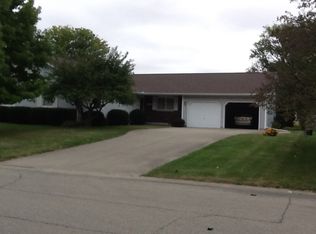 2751 Montague Dr, Galesburg, IL 61401