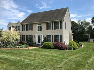 32 Macintosh Way, Southington, CT 06489