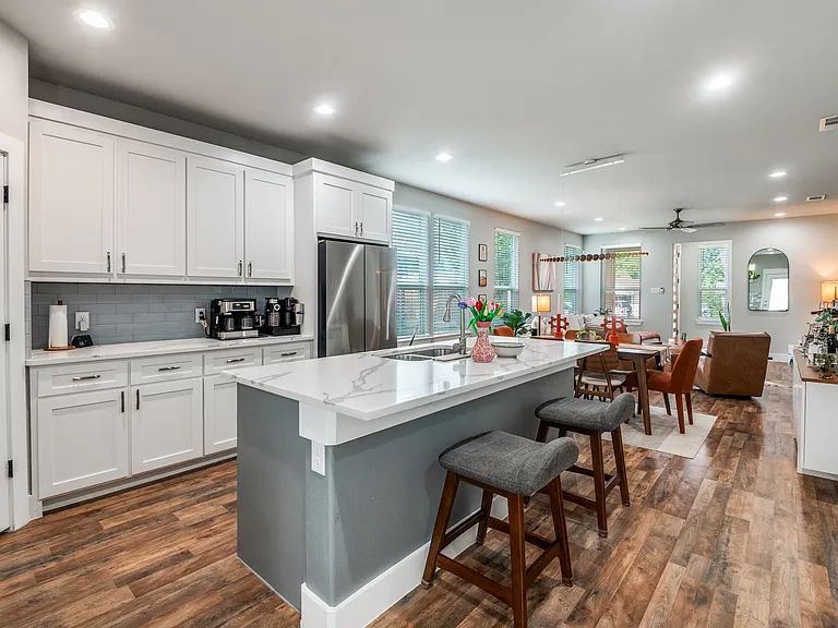 2123 Ramsey Ave — Photo 11