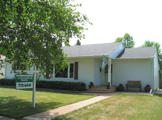 717 11th St NW, East Grand Forks, MN 56721