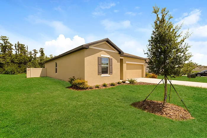 3 bed, 2.0 bath, 1589 sqft, $2,095 — Photo 3