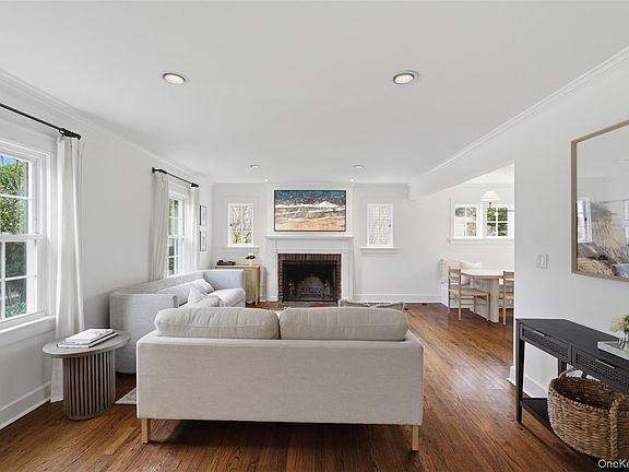 3rd image of 32 Kingsbury Road