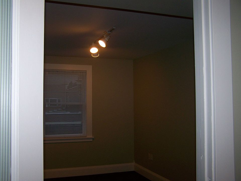 2nd image of 325 W Railroad Ave