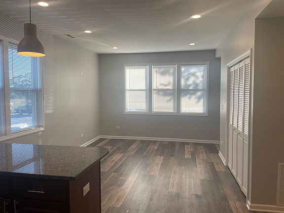 3rd image of 1935 S Jefferson St #1F