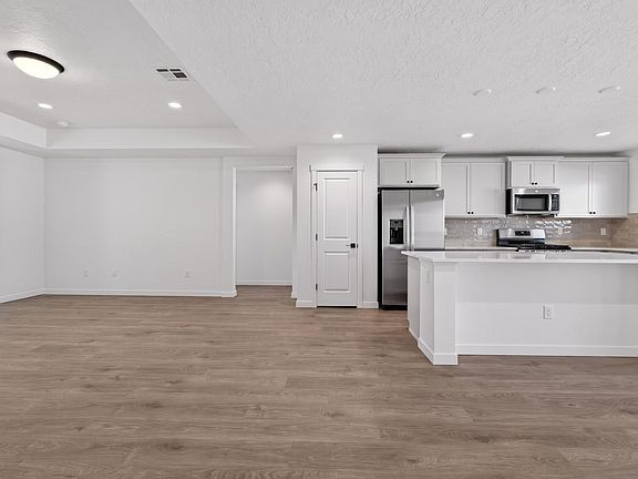 5th image of 17543 Colter Ridge Ave