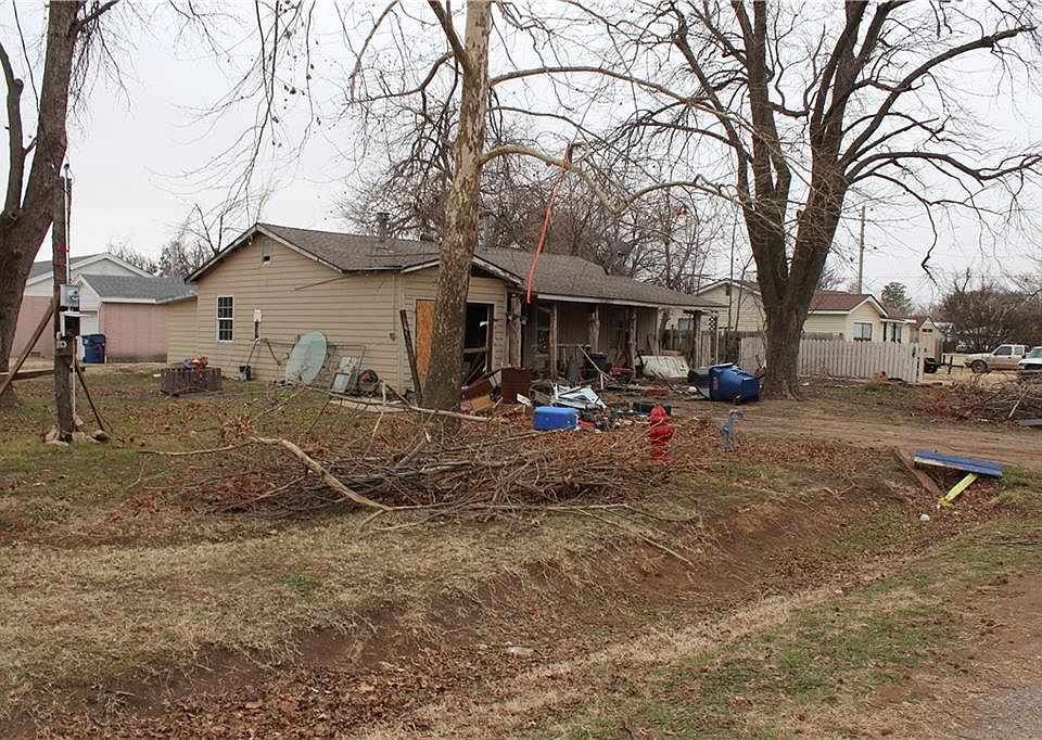 2nd image of 408 NW 6th St