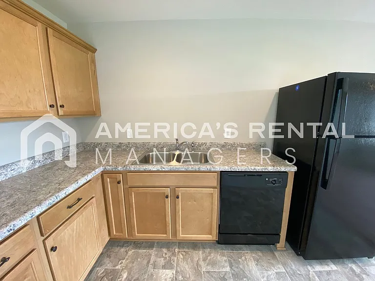 370 Sunlight Cir — Photo 4