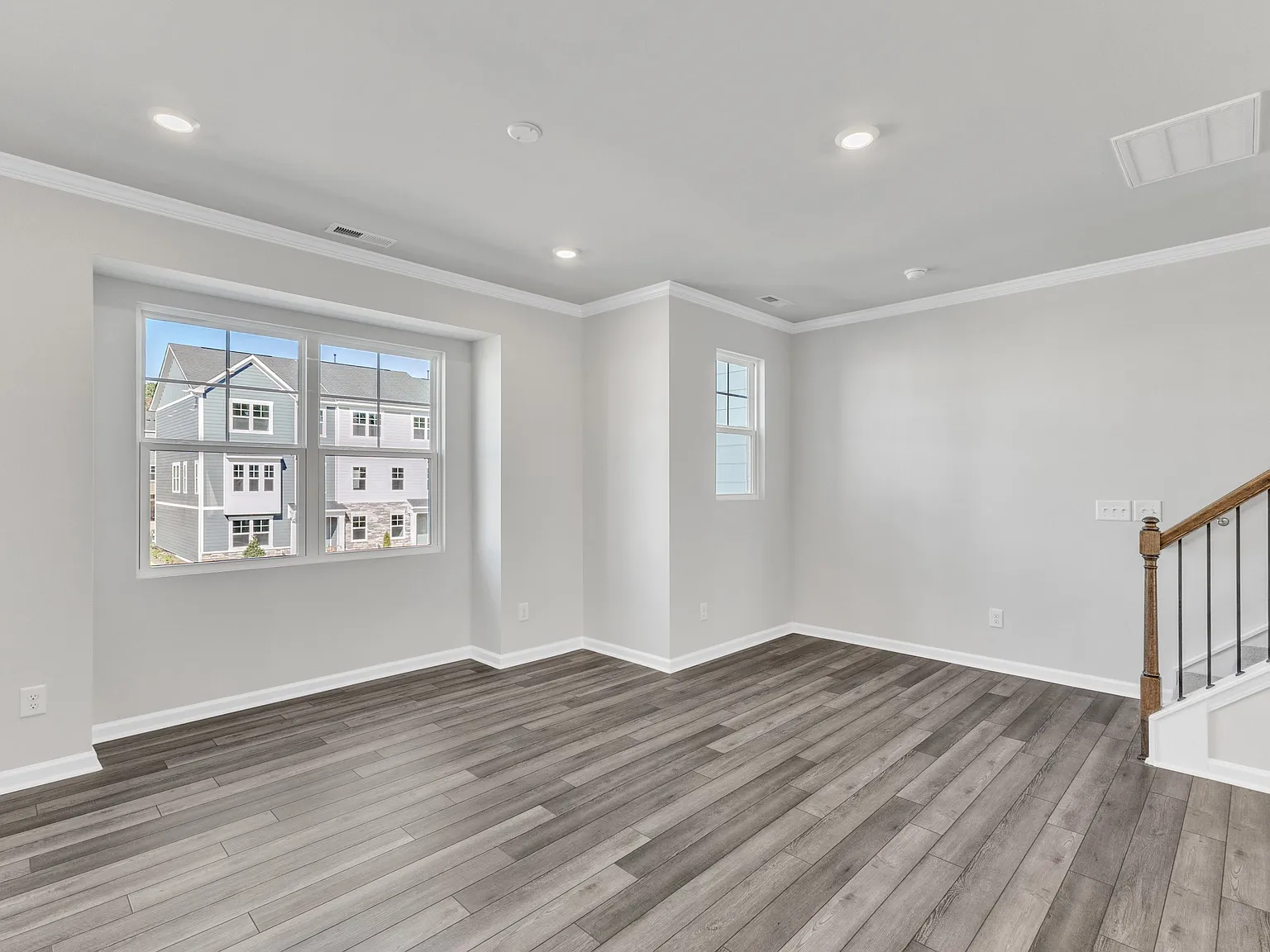 3 bed, 1807 sqft, $2,190 — Photo 3