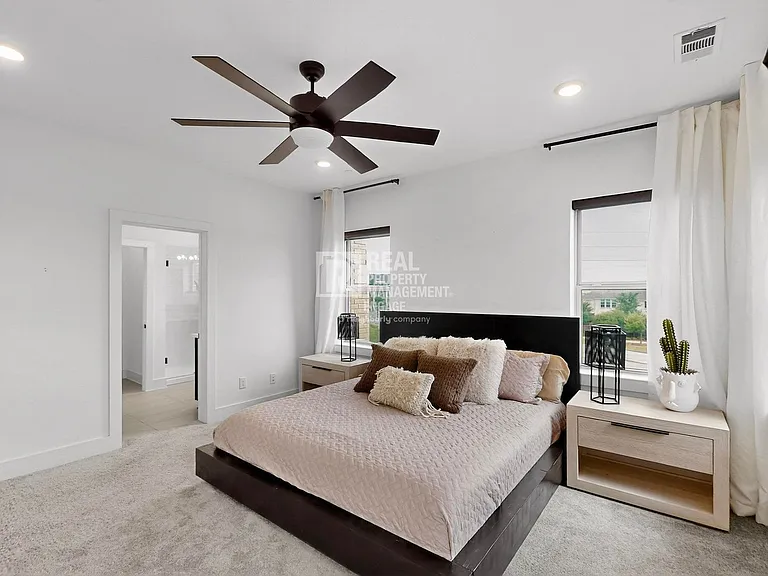 1077 Maverick Dr — Photo 18