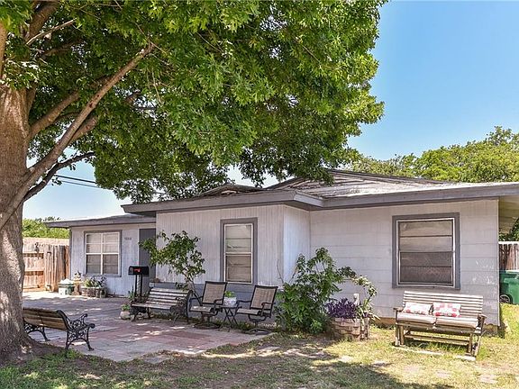 3rd image of 5868 Pollard Dr