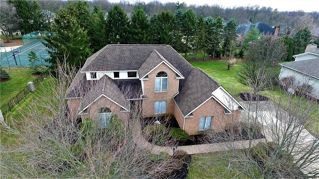 1820 Canterbury Ln photo 1