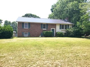 1718 Erin Way, Bowling Green, KY 42104