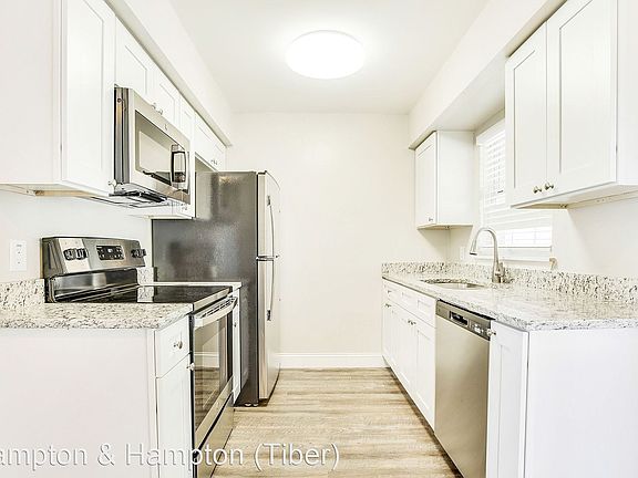 4th image of 680 Diane Cir