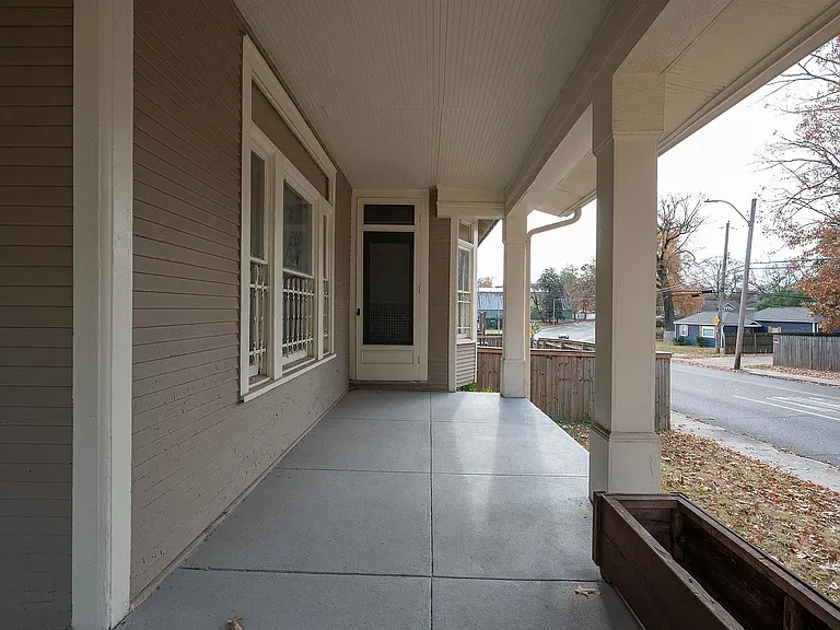 1347 Harbert Ave — Photo 18
