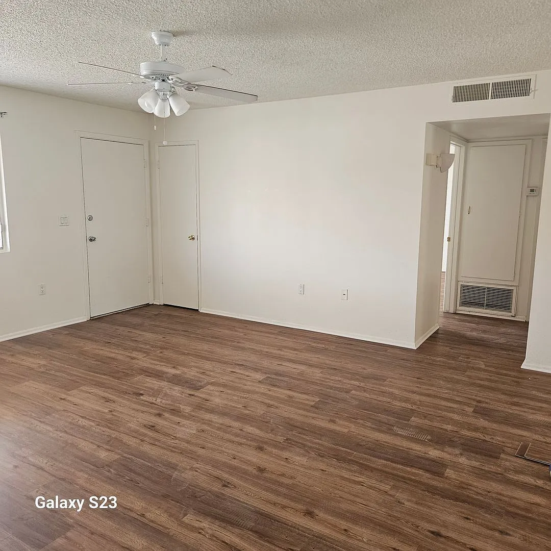 Back on the Market! -Sun City House 2 Bedroom 2 Bath — Photo 4
