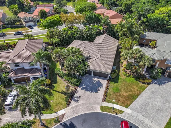 9737 Parkview Ave, Boca Raton, FL 33428