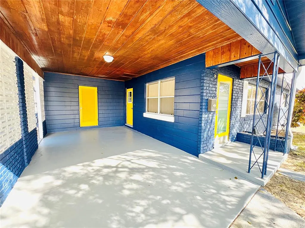 3 bed, 1.0 bath, 1234 sqft, $1,595 — Photo 2