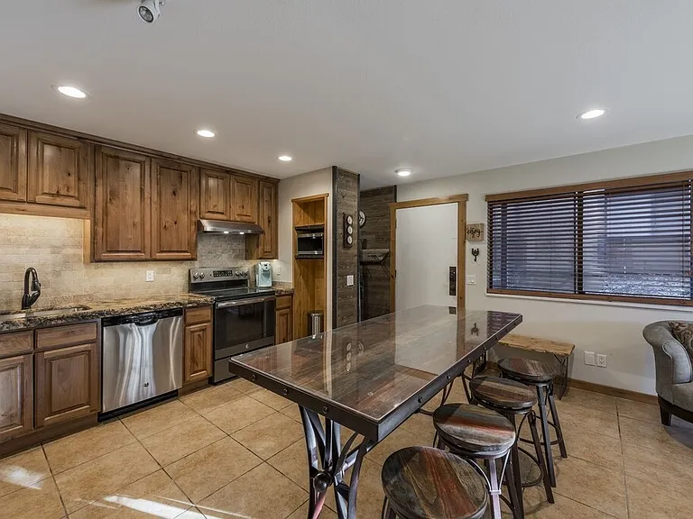 2025 Canyons Resort Dr #L3 — Photo 5