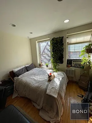 Rented by Bond New York | media 6