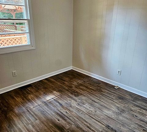 5th image of 2630 Cherry Cir