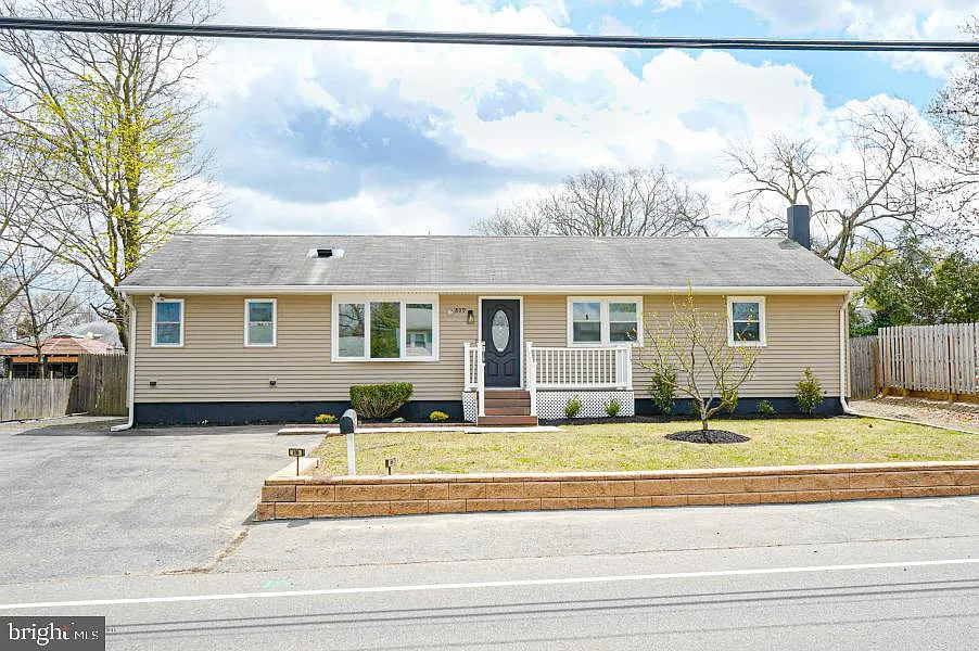 809 Beachwood Blvd photo 1