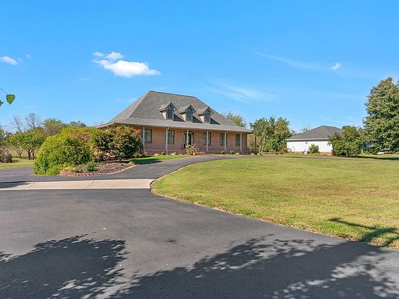 3rd image of 160 Mann Rd