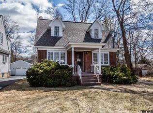 1130 Highland Park Rd, Niskayuna, NY 12309