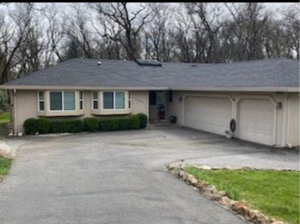 23244 Broadmoor Ct